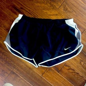 Women’s 1x Nike running shorts. Excellent condition